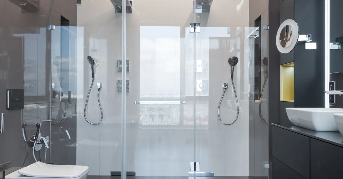 How to remove hard water stains from shower glass: clean glass shower door